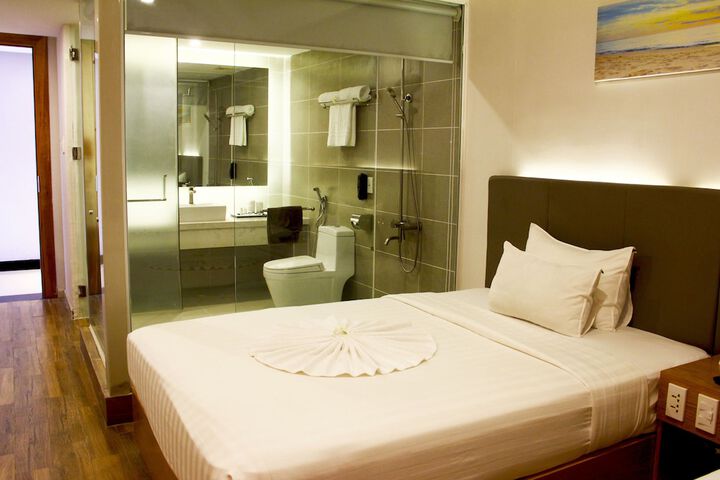 Room 27 of 49