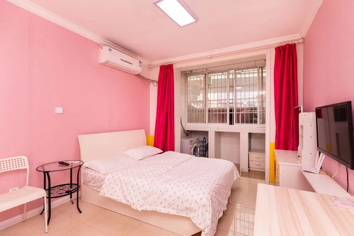 Room 6 of 14