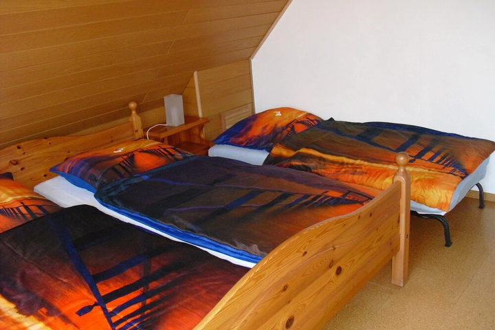 Room 3 of 9