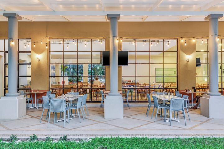 Dining Photos