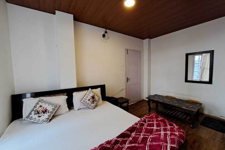 Room 7 of 15