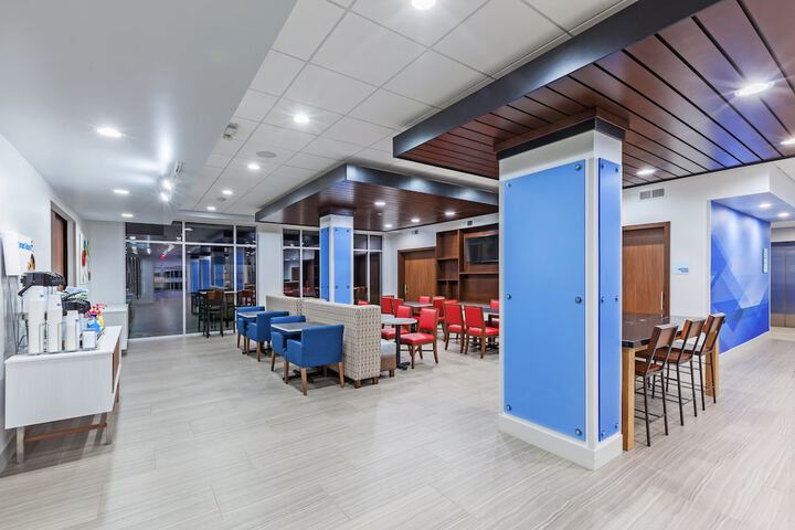 Breakfast/Coffee Service 28 of 41