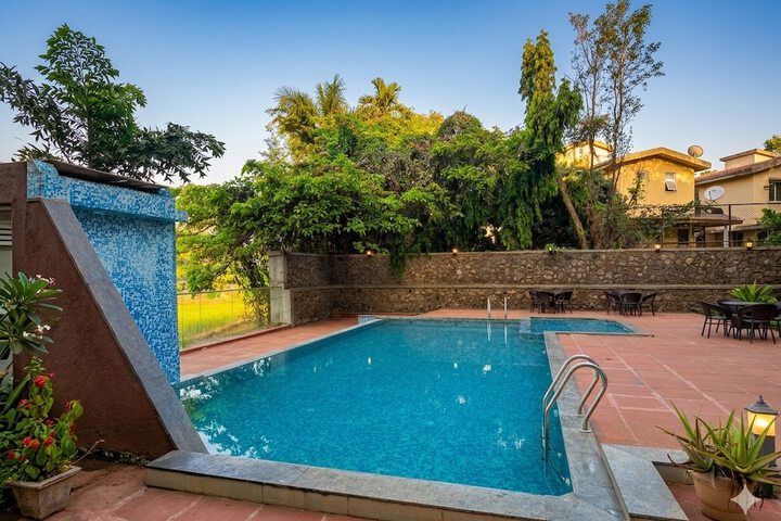 Pool 53 of 76