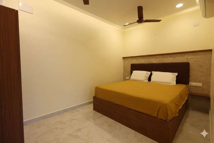 Room 3 of 9
