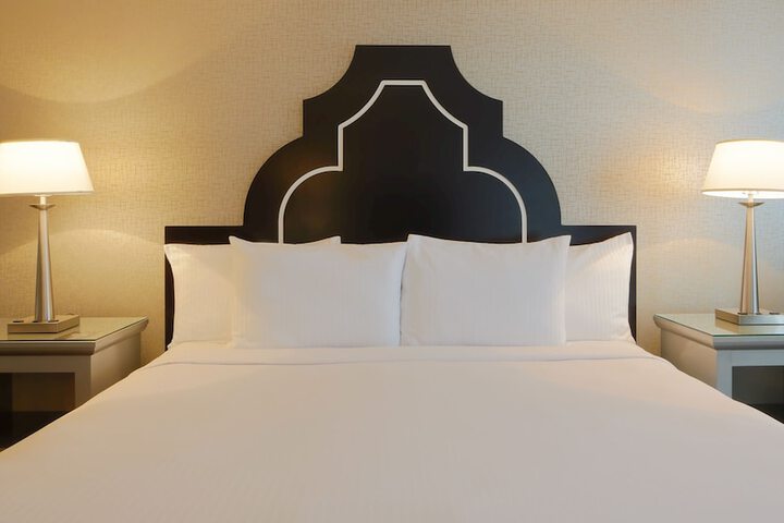 Chelsea Classic Room with 1 King Bed (5 of 54)