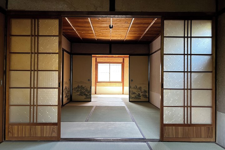 Room 73 of 107