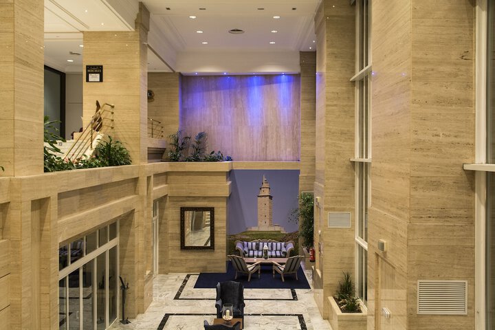Entrance & Lobby