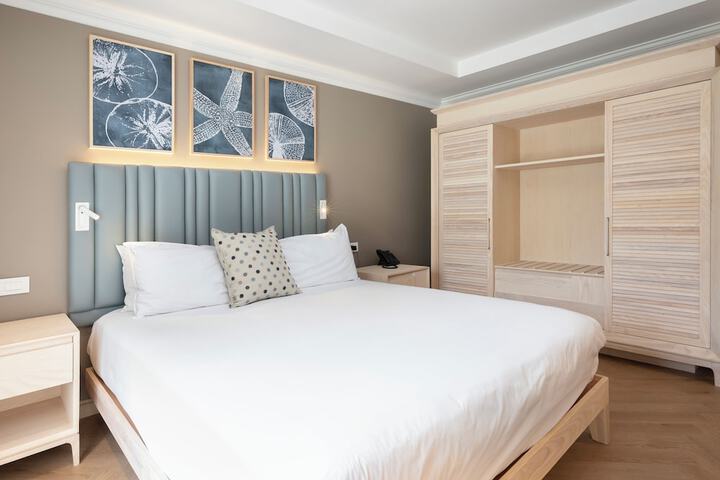 Room 10 of 75