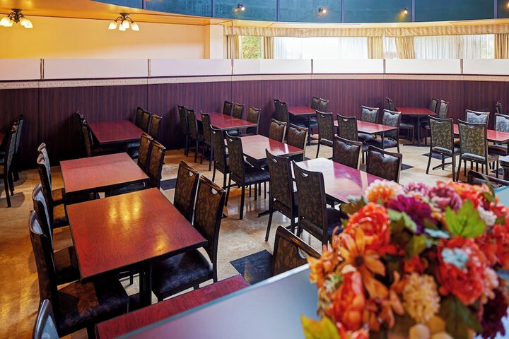 Dining 41 of 59