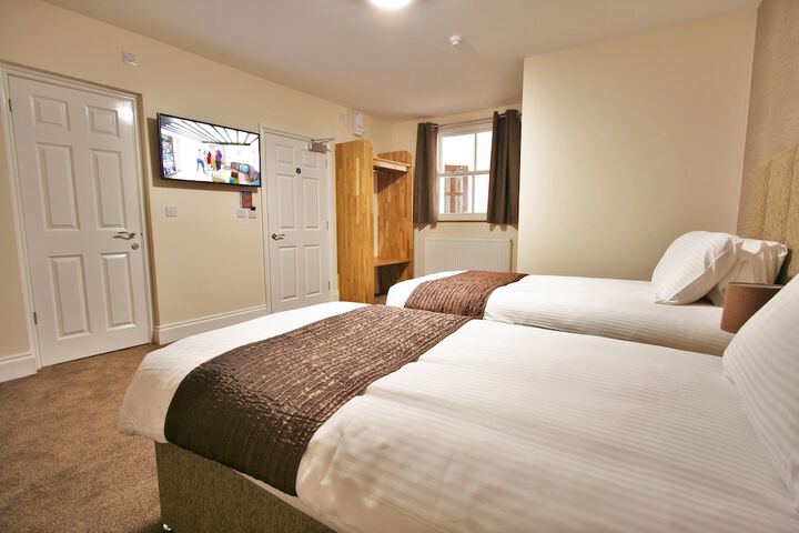 Room 2 of 44