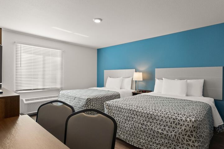 Room 12 of 28