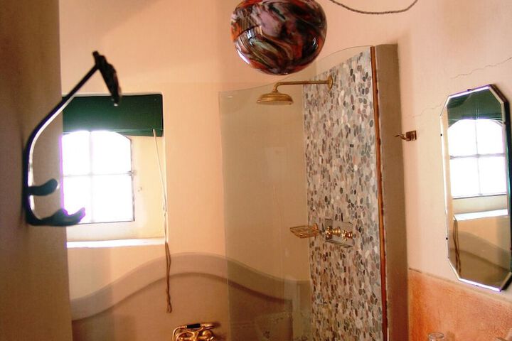 Room 7 of 14