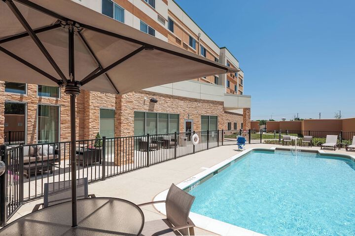 Pool 12 of 27