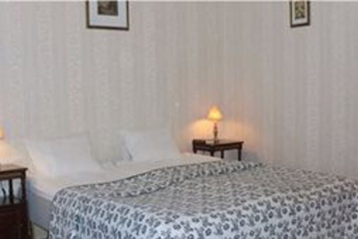 Room 16 of 28