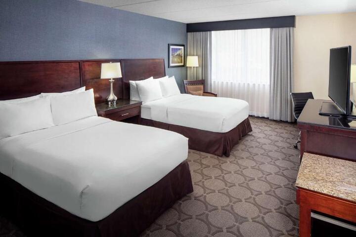 Double Accessible King Size Bed (5 of 8)