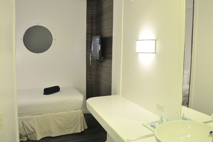 Room 3 of 27