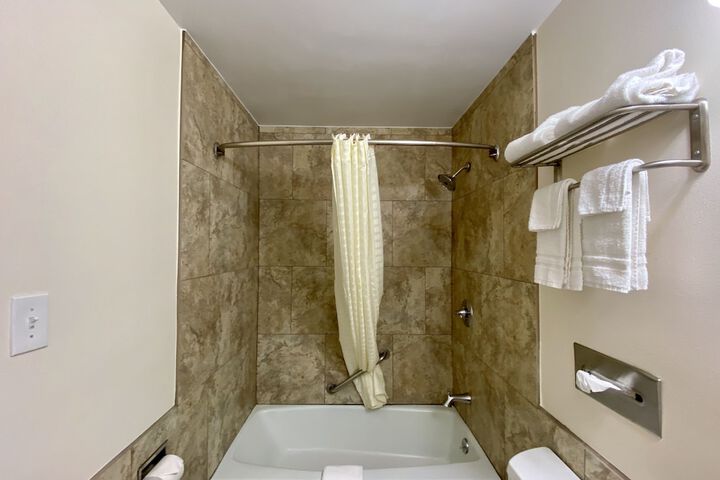Room 28 of 35