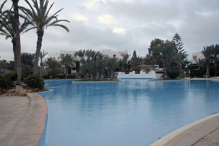 Pool 65 of 148