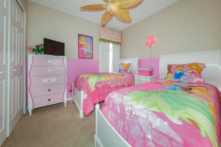 Room 7 of 24