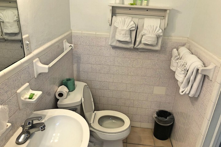 Room 76 of 131