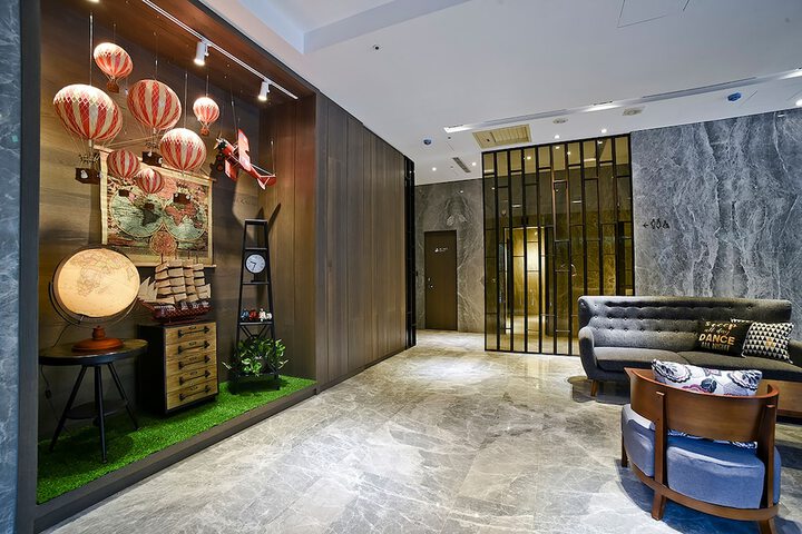 Hotel Interior 4 of 27