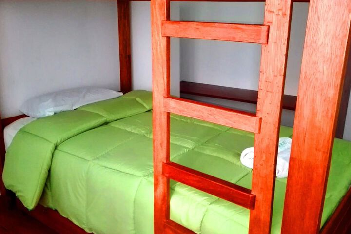 Room 4 of 28