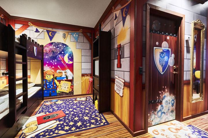 Room 13 of 54