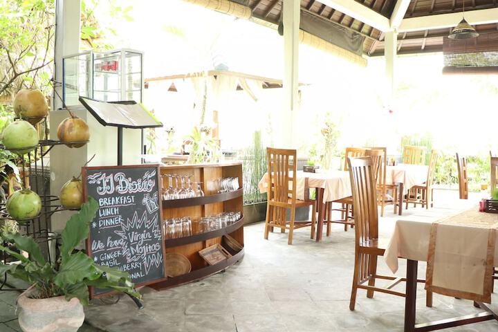 Dining 143 of 174