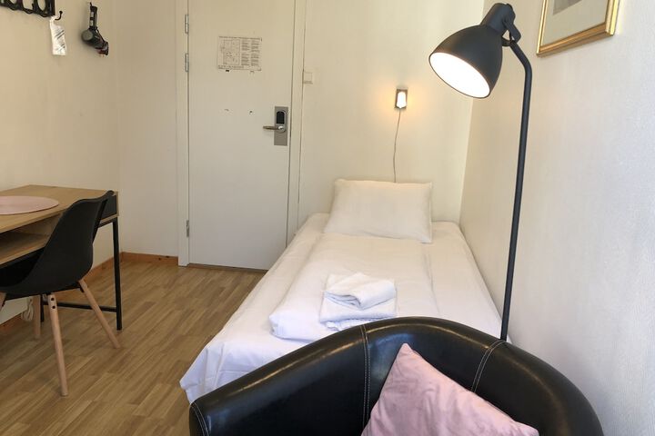 Room 11 of 63