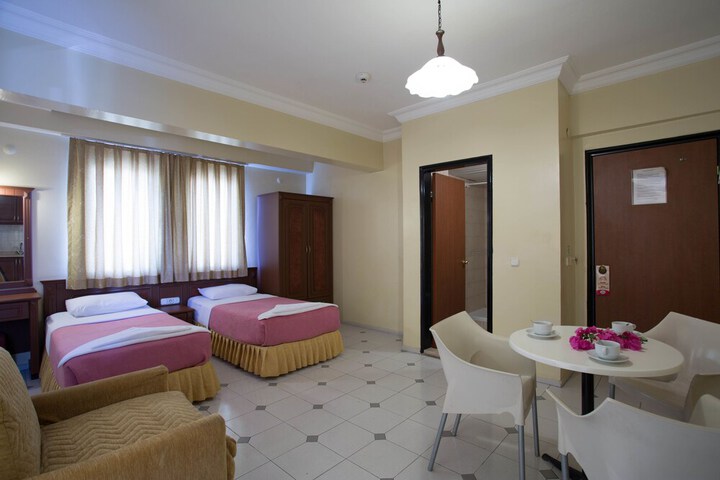 Room 12 of 34