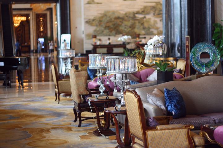 Entrance & Lobby