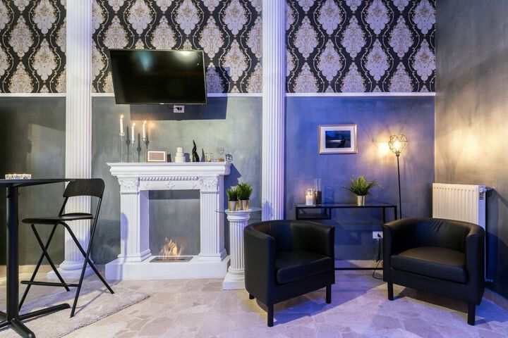 Room 19 of 28