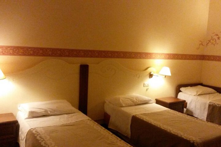 Room 6 of 38