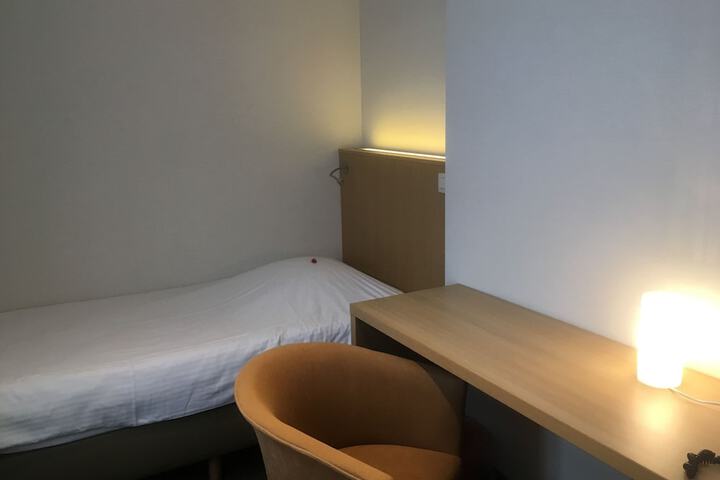 Room 11 of 39