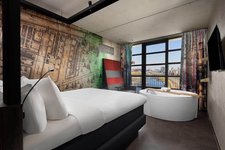 Room 15 of 50