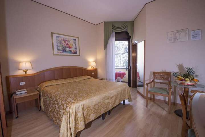 Room 5 of 35