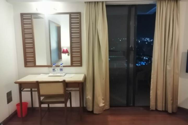 Room 57 of 181