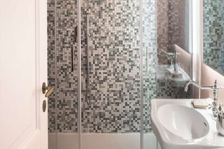 Room 69 of 77