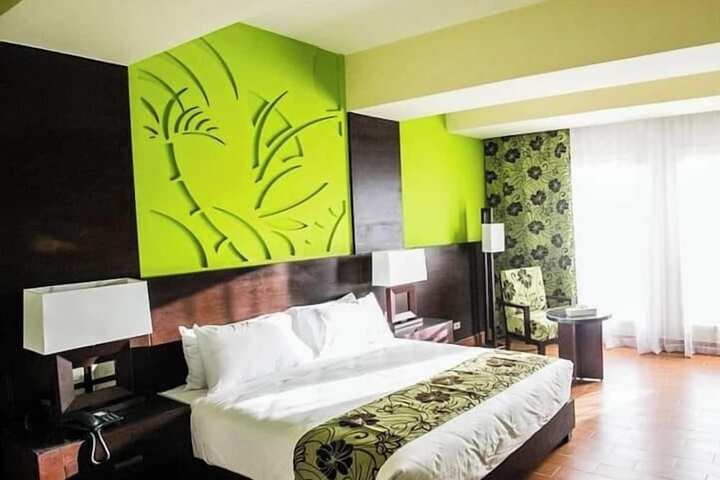 Room 5 of 52