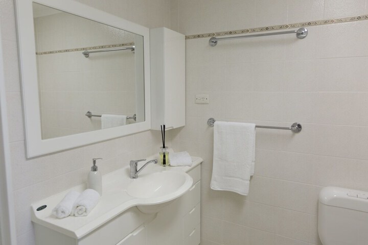 Room 16 of 18
