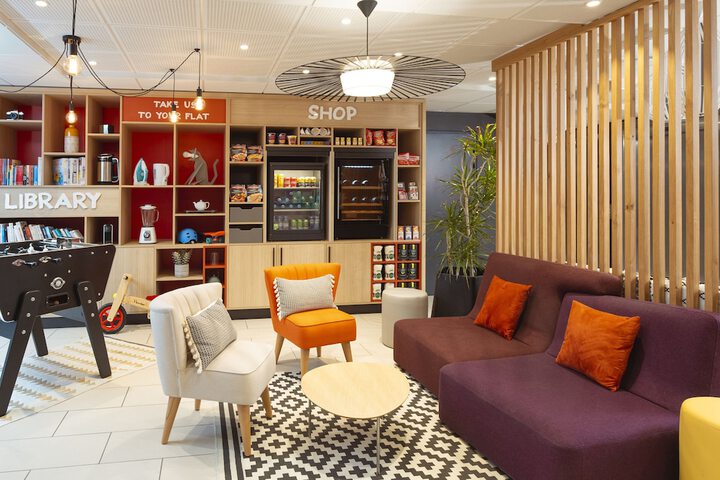 Guest Lobby