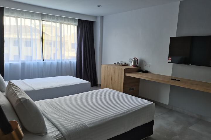 Room 19 of 93