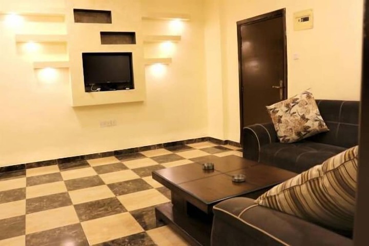 Room 18 of 33