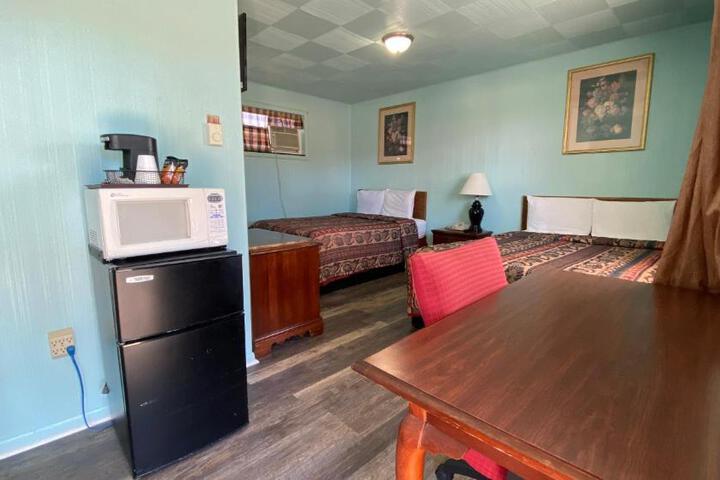 2 Double Beds (10 of 12)