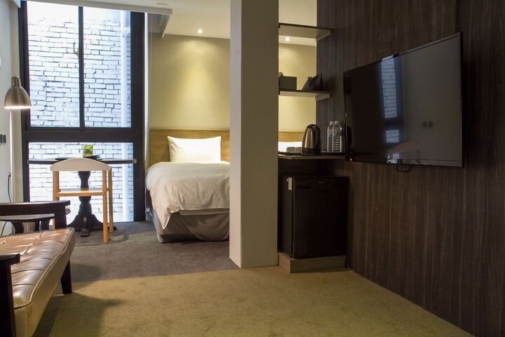 Room 16 of 35