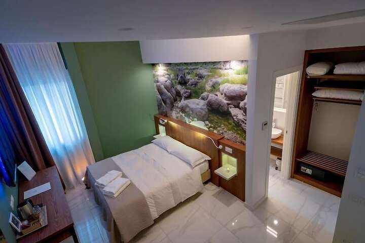 Room 30 of 58