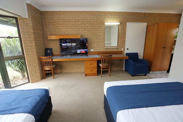 Room 41 of 100