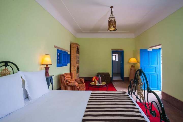 Room 7 of 73