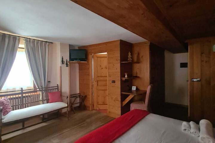 Room 28 of 70