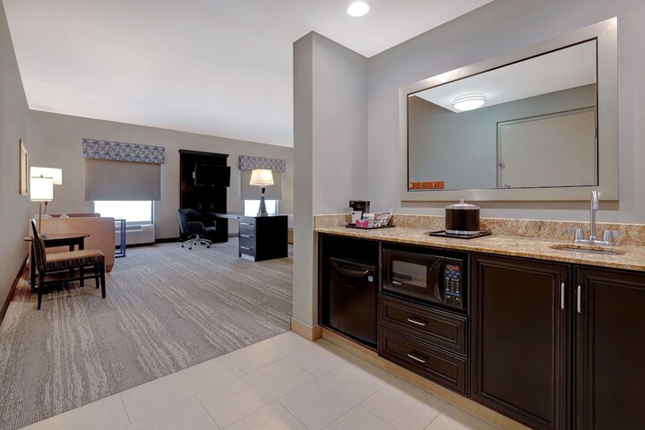 2 Queen Beds Accessible (6 of 11)